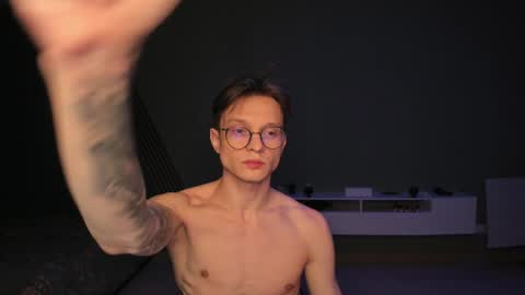 Snapshot of romeo_mercy chatting on 12-22-24, 04:06 Romeo online show from 12-22-24, 04:06