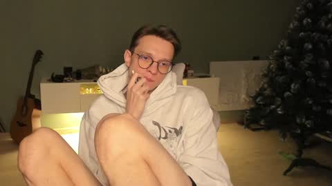 Snapshot of romeo_mercy chatting on 12-26-24, 01:40 Romeo online show from 12-26-24, 01:40