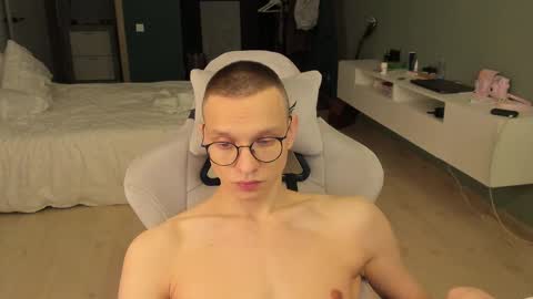 Snapshot of romeo_mercy chatting on 02-10-25, 05:14 Romeo online show from 02-10-25, 05:14