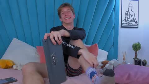 Snapshot of romeo_ricci1 chatting on 01-14-25, 07:21 Romeo Ricci online show from 01-14-25, 07:21