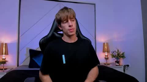 Snapshot of romeo_ricci1 chatting on 01-09-26, 11:39 Romeo Ricci online show from 01-09-26, 11:39