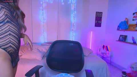 Snapshot of romirousexx chatting on 09-16-25, 07:09 Romi Rouse online show from 09-16-25, 07:09