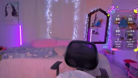 Snapshot of romirousexx chatting on 11-05-25, 04:12 Romi Rouse online show from 11-05-25, 04:12