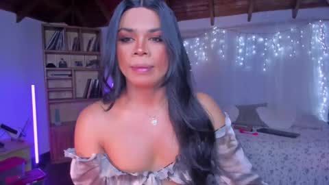 Snapshot of romirousexx chatting on 02-11-26, 03:44 Romi Rouse online show from 02-11-26, 03:44