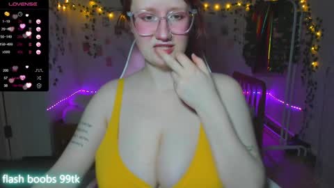 Snapshot of roniya_v chatting on 03-05-25, 06:45 Spicy lady Kristy online show from 03-05-25, 06:45