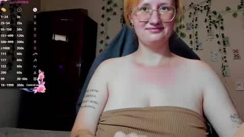 Snapshot of roniya_v chatting on 08-03-26, 04:11 Spicy lady Kristy online show from 08-03-26, 04:11