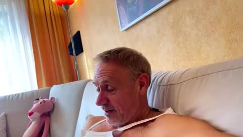 Rony online show from 10-20-25, 01:44