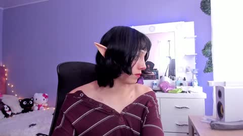 Twelve 3 Inst Twelve 312002 Twitter Room312 2002 online show from 12-10-24, 07:11