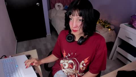 Twelve 3 Inst Twelve 312002 Twitter Room312 2002 online show from 12-12-24, 10:09