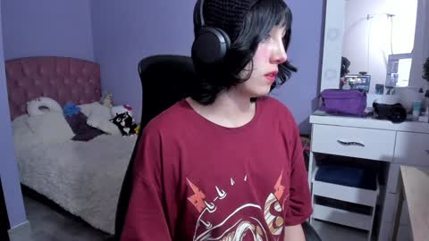 Twelve 3 Inst Twelve 312002 Twitter Room312 2002 online show from 12-13-24, 01:59