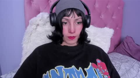 Twelve 3 Inst Twelve 312002 Twitter Room312 2002 online show from 12-24-24, 04:30