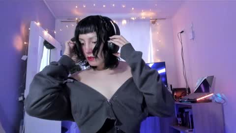 Twelve 3 Inst Twelve 312002 Twitter Room312 2002 online show from 12-26-24, 10:52