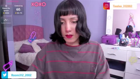 Twelve 3 Inst Twelve 312002 Twitter Room312 2002 online show from 01-02-25, 04:13