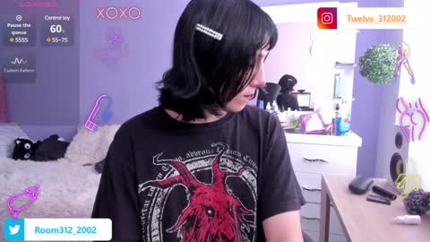 Twelve 3 Inst Twelve 312002 Twitter Room312 2002 online show from 01-04-25, 06:19