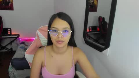 Snapshot of room_kitty chatting on 12-14-25, 07:18 MIA AND PAUL online show from 12-14-25, 07:18