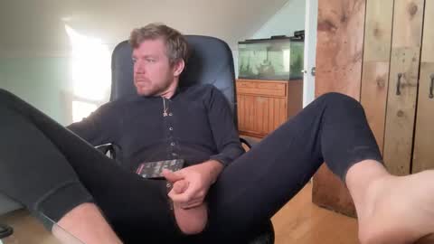 Snapshot of rooster696969joe chatting on 12-12-24, 08:53 roosterJoe online show from 12-12-24, 08:53