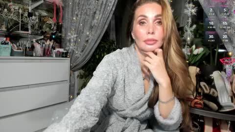 Aurora online show from 01-19-25, 10:39