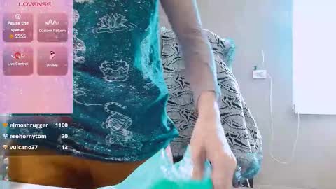 rosa843850 online show from 11-14-25, 12:04