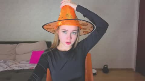 Snapshot of rosalina0230 chatting on 10-28-25, 06:39 rosalina online show from 10-28-25, 06:39