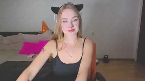 Snapshot of rosalina0230 chatting on 11-02-25, 02:41 rosalina online show from 11-02-25, 02:41