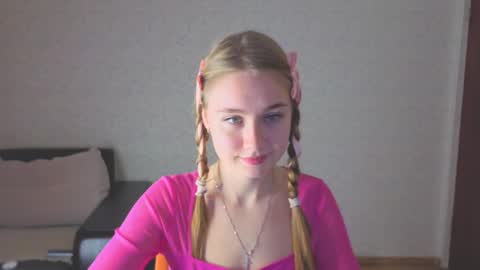 Snapshot of rosalina0230 chatting on 11-20-25, 07:41 rosalina online show from 11-20-25, 07:41