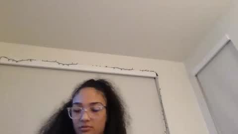 Snapshot of rosalinatoosexy chatting on 02-09-25, 08:33 Rosalina online show from 02-09-25, 08:33