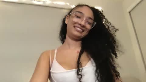 Snapshot of rosalinatoosexy chatting on 03-03-25, 08:27 Rosalina online show from 03-03-25, 08:27