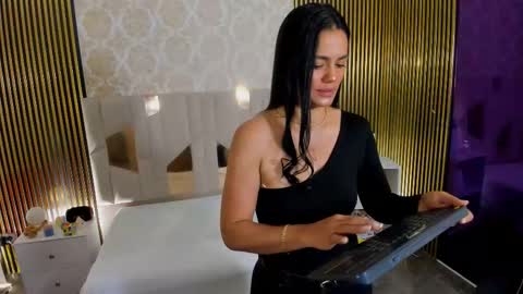 Snapshot of rosalind_tay chatting on 09-27-25, 10:20 ROSALIN online show from 09-27-25, 10:20