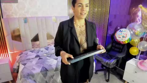 Snapshot of rosalind_tay chatting on 10-15-25, 11:54 ROSALIN online show from 10-15-25, 11:54