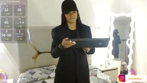 Snapshot of rosalind_tay chatting on 10-19-25, 11:00 ROSALIN online show from 10-19-25, 11:00