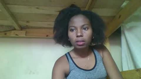 Snapshot of rosalinda933 chatting on 02-28-26, 08:15 Rosalinda online show from 02-28-26, 08:15