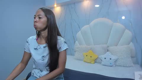 Snapshot of rosalinda_cortez chatting on 12-03-24, 12:06 Rosalinda online show from 12-03-24, 12:06