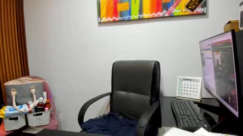 Snapshot of rosalinda_cortez chatting on 02-01-25, 04:22 Rosalinda online show from 02-01-25, 04:22