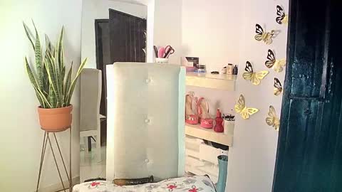 Rosalinda online show from 02-08-25, 02:58