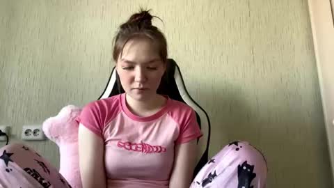 Rose online show from 02-22-26, 09:19