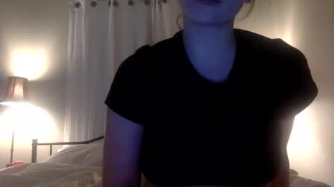 Snapshot of rose202555555 chatting on 09-20-25, 07:42 Rose online show from 09-20-25, 07:42