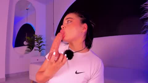 rose_jener06 online show from 04-16-26, 09:39