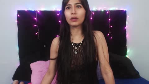 Snapshot of rose_smiley1 chatting on 02-23-25, 03:02 Rose online show from 02-23-25, 03:02