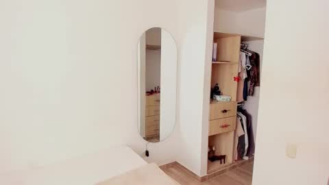 Jhoan Alexis online show from 11-19-25, 05:24