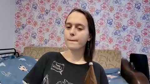 Sophie online show from 11-27-25, 01:40