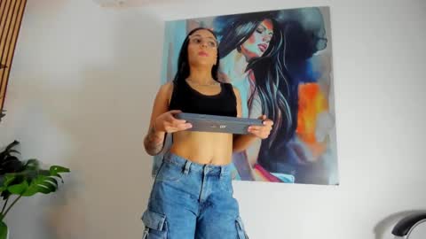 Snapshot of roseaurora chatting on 09-18-25, 12:18 roseaurora online show from 09-18-25, 12:18