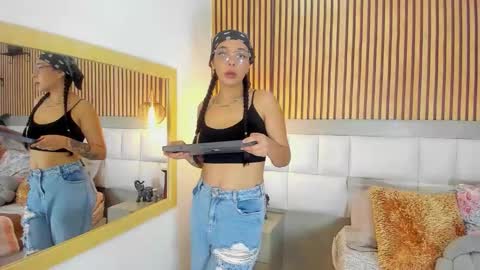 Snapshot of roseaurora chatting on 10-16-25, 12:39 roseaurora online show from 10-16-25, 12:39