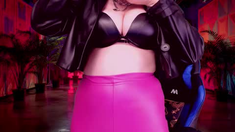 Snapshot of roseblooom chatting on 10-11-25, 04:27 Rosebloom online show from 10-11-25, 04:27