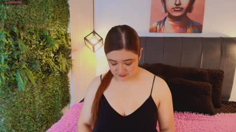 Snapshot of rosee_park chatting on 12-15-25, 11:47 Rosee online show from 12-15-25, 11:47