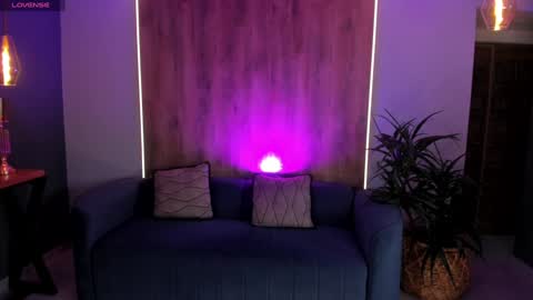 Rose  online show from 12-27-24, 07:24