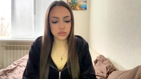 Mimi online show from 11-06-25, 11:22