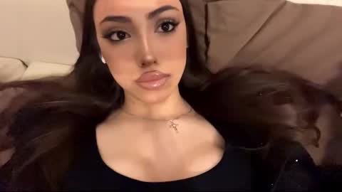 Mimi online show from 11-29-25, 01:47