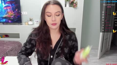 Julia online show from 12-29-24, 11:39