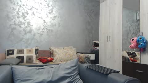 Lovepinklilly online show from 10-16-25, 06:31