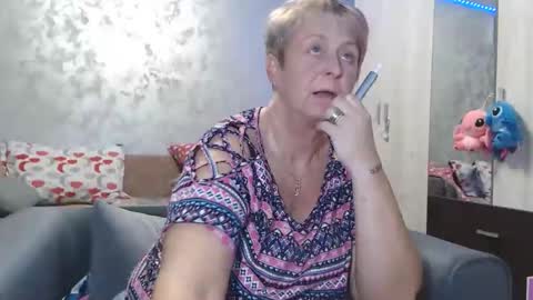 Lovepinklilly online show from 12-22-25, 06:16